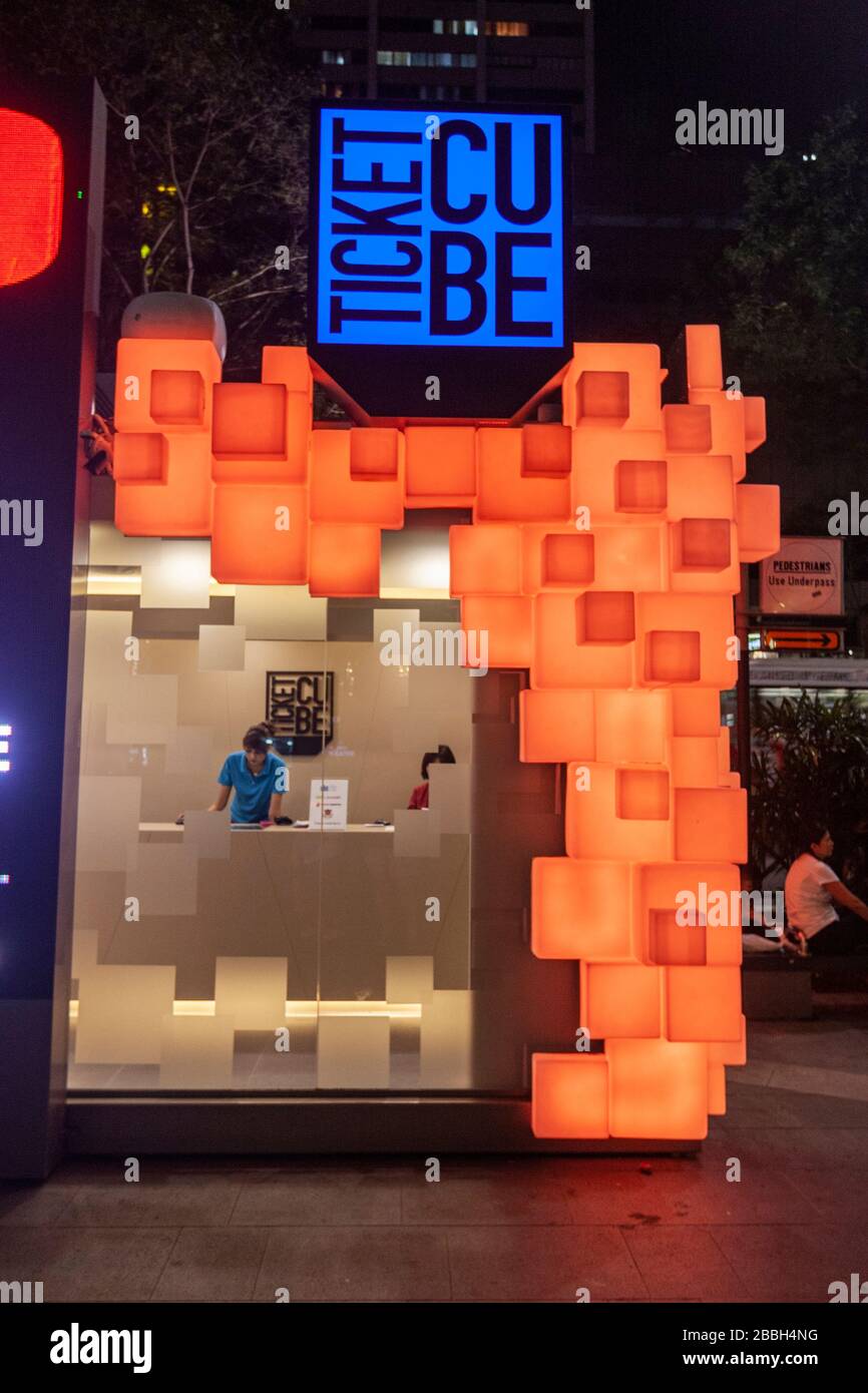 Ticket Cube in ION Orchard, Singapur Stockfoto