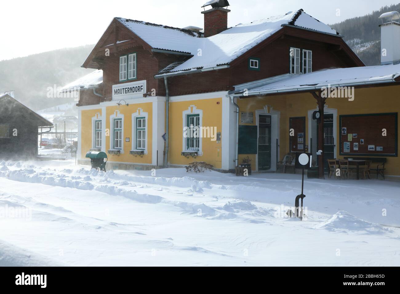 Station Mauterndorf im Winter-Schneesturm Stockfoto