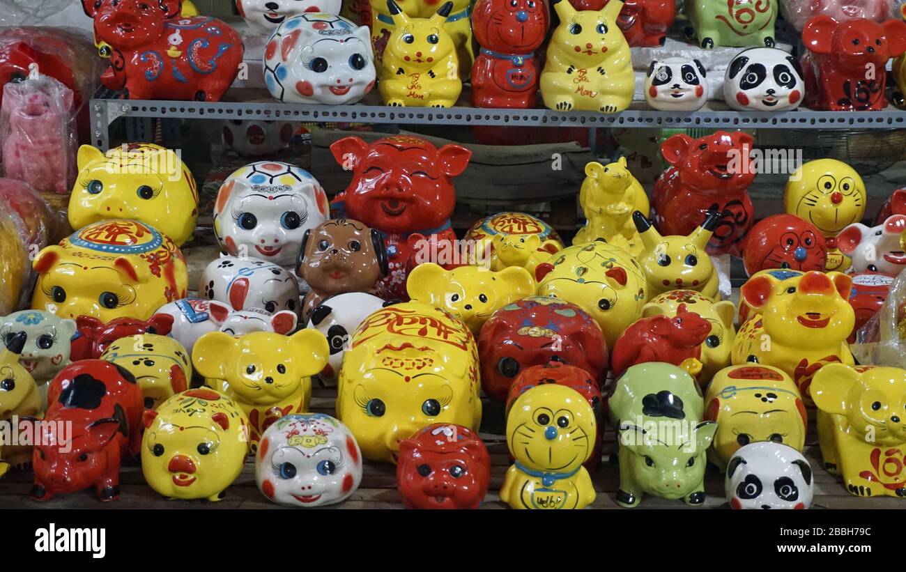 Bunte Sparkassen für vietnames tett Festival Stockfoto