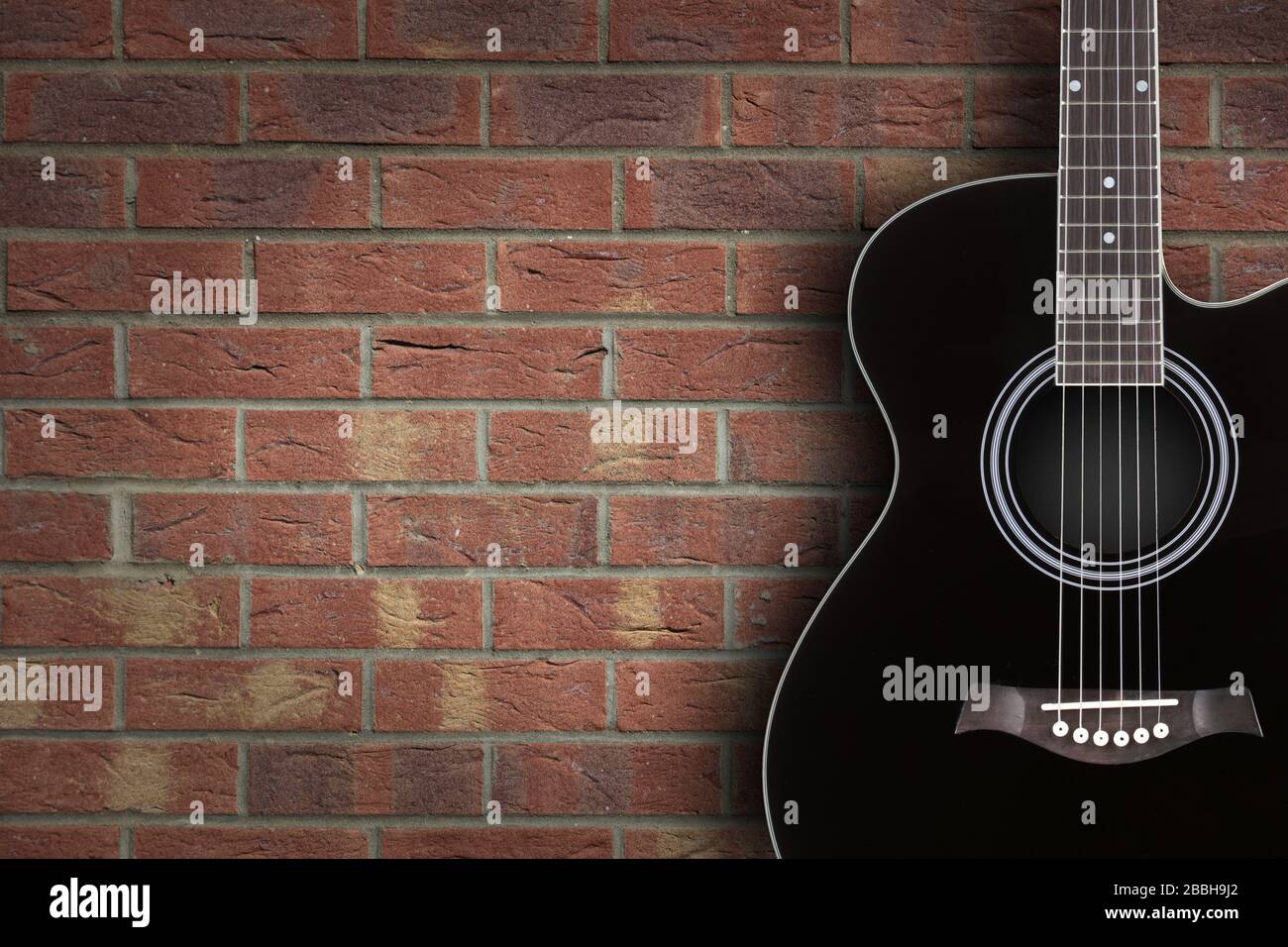 Schwarze Akustikgitarre Stockfotos Und Bilder Kaufen Alamy