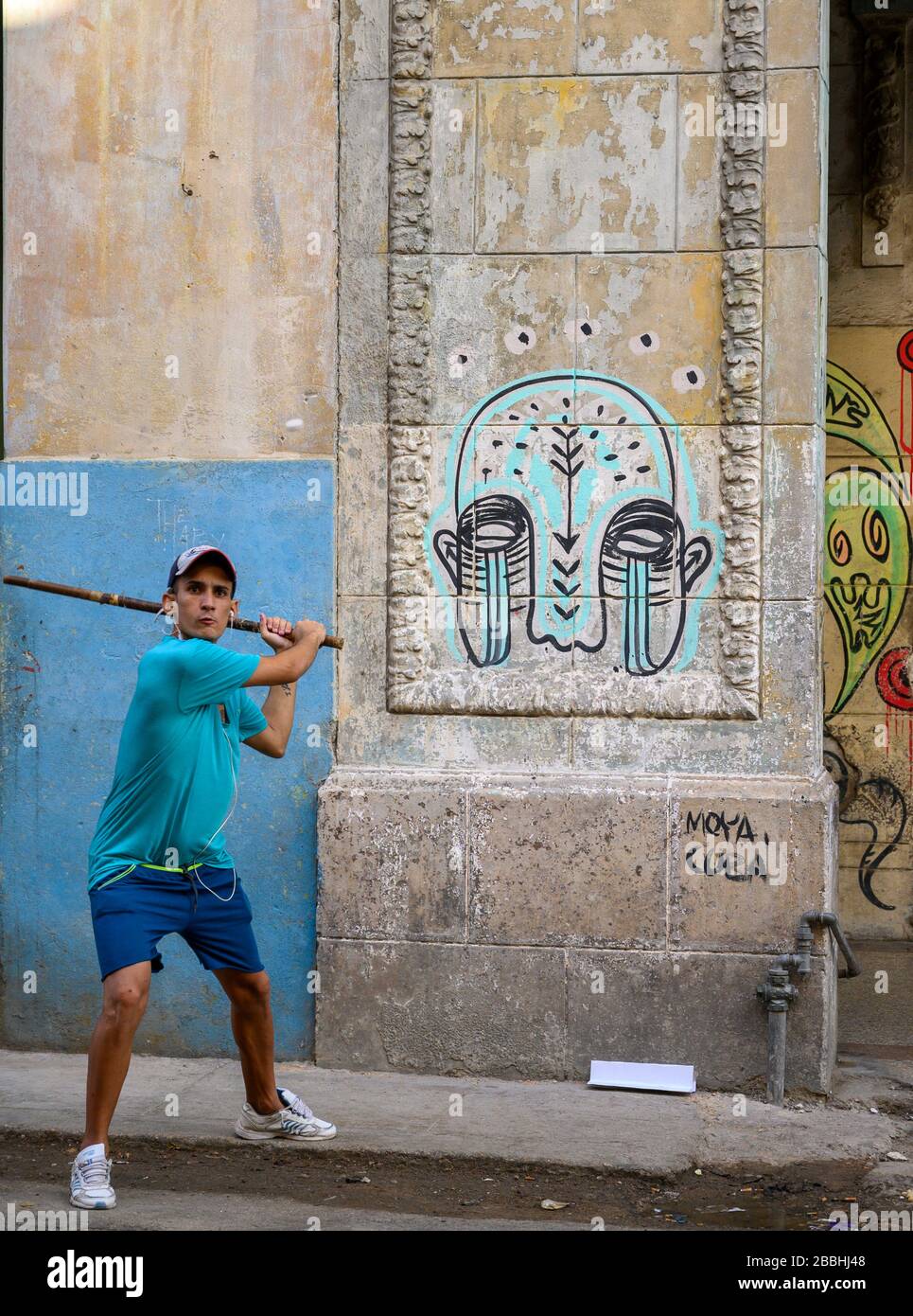 Baseball mit Stick und Bottlecap, Havanna Vieja, Kuba Stockfoto