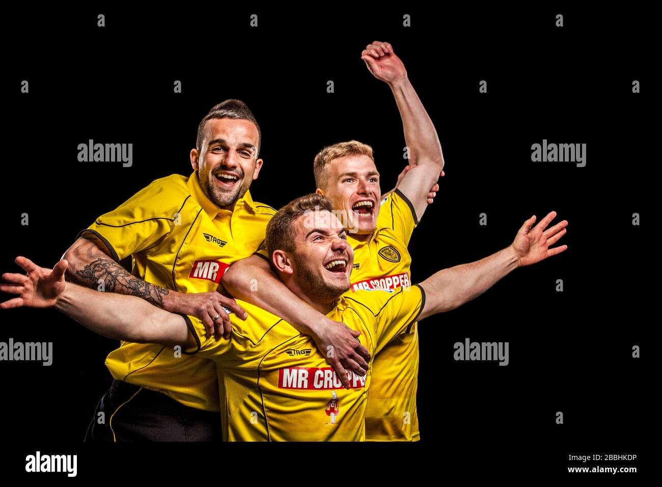 L-R: Burton Albion's Robbie Weir, Alex MacDonald und Damien McCrory Stockfoto