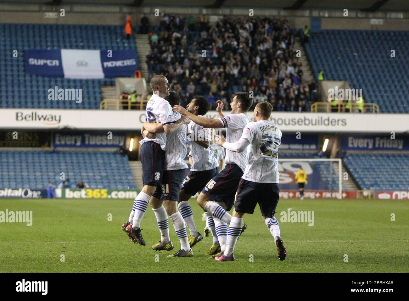David Jones (ganz links) von Blackburn Rovers feiert mit Teamkollegen, nachdem sie ihr Ausgleichsziel direkt von einer Ecke aus erreicht haben Stockfoto