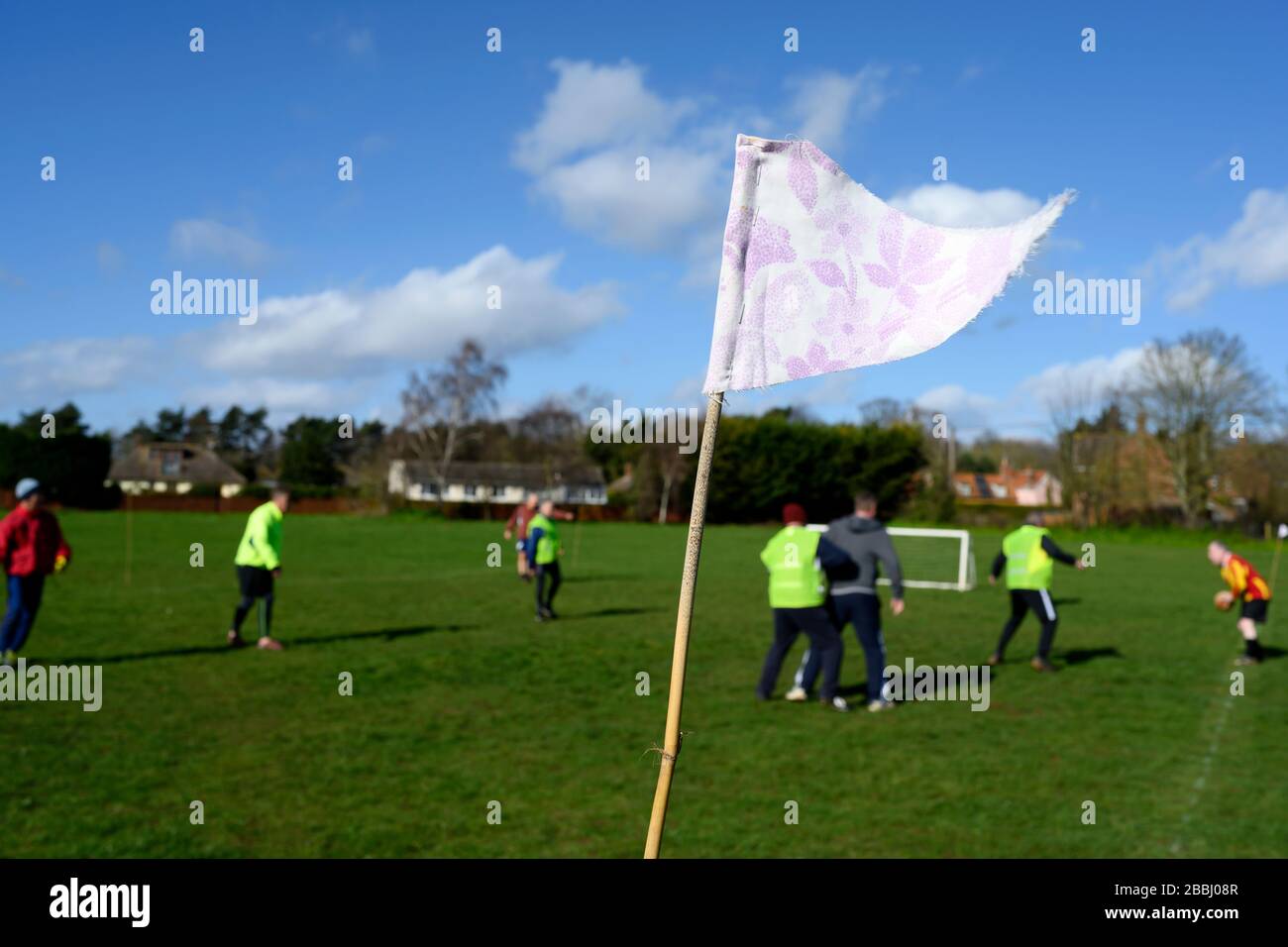 Walking Football Match, Alderton, Suffolk, Großbritannien. Stockfoto