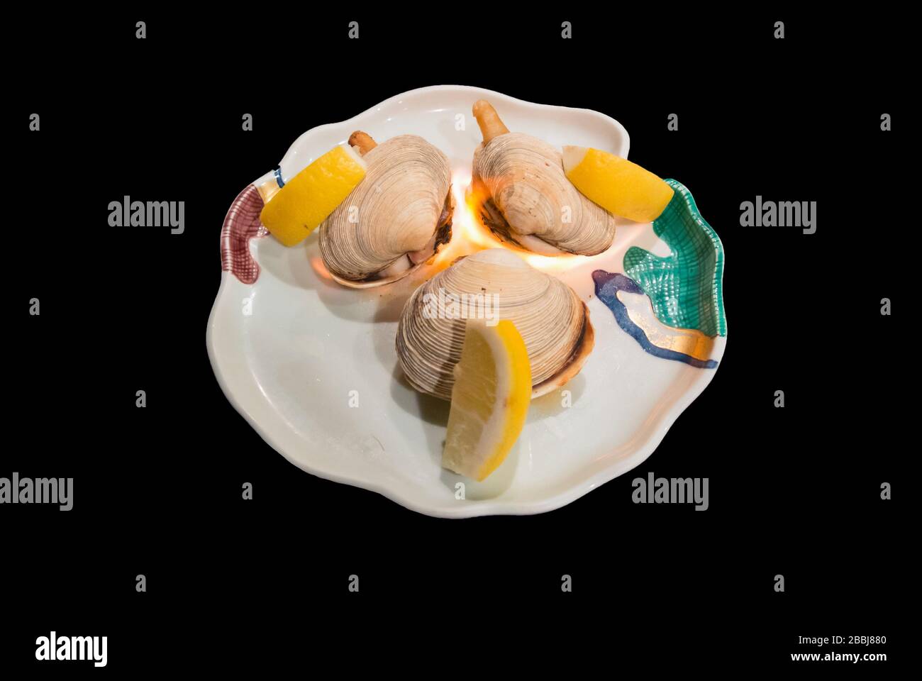 Tokio, Japan, japanisches Gericht mit Muscheln in Izakaya Stockfoto