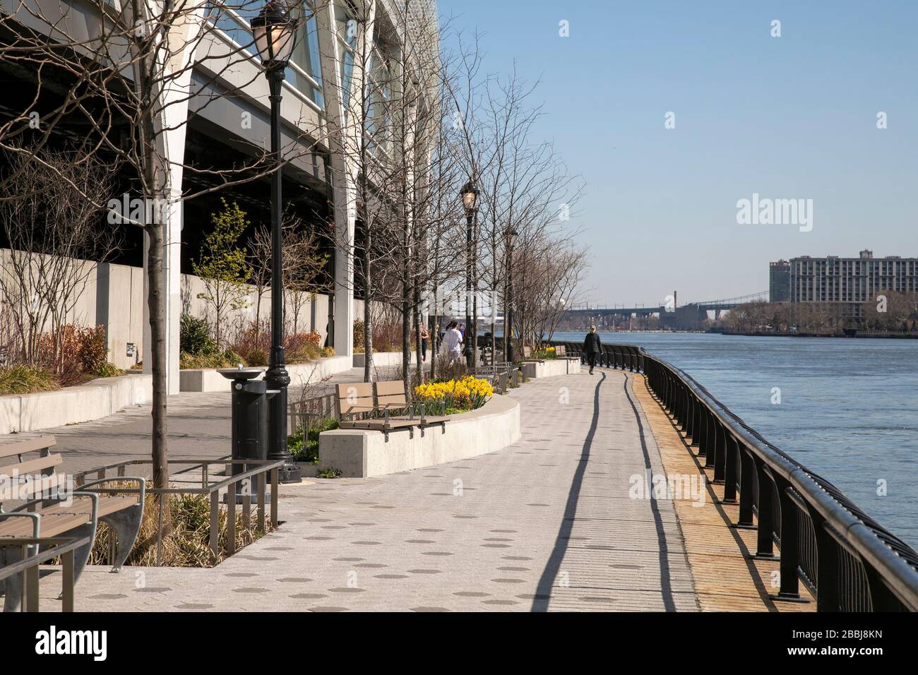 Die East River Esplanade, New York City. Stockfoto