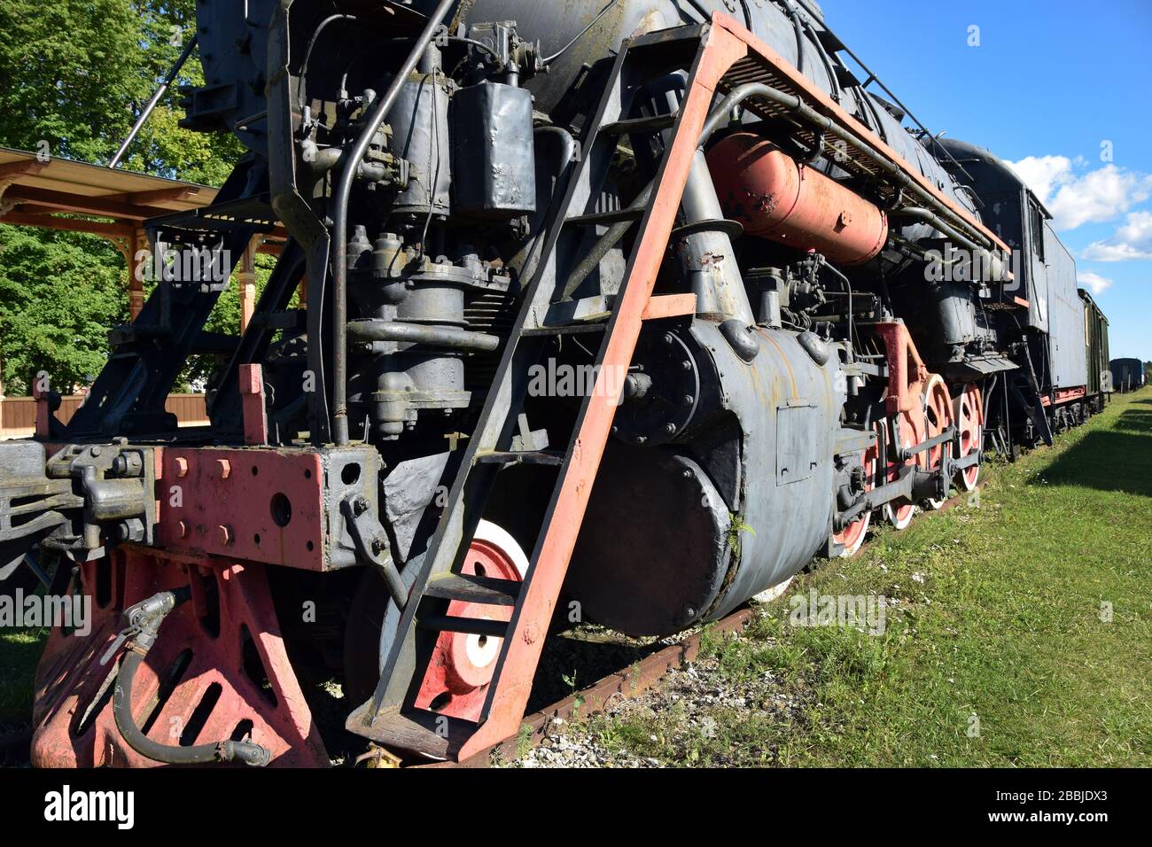 Eine Lok der Klasse L im Bahnhof von Haapsalu, Estland. Stockfoto