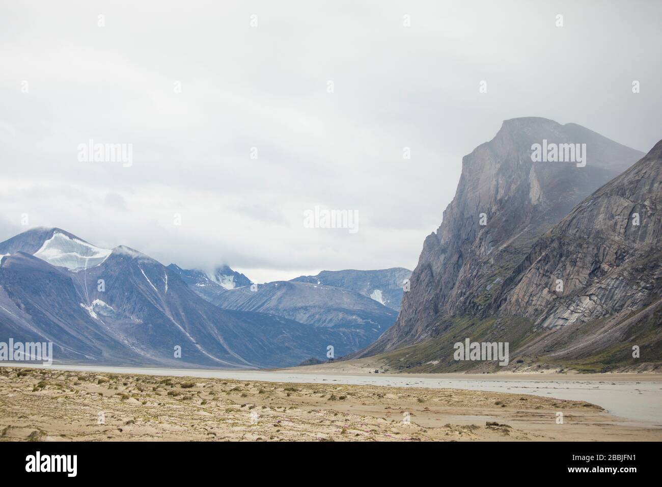 Blick auf das Gelände in Akshayak Pass, Baffin Island. Stockfoto