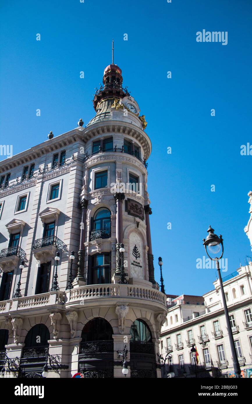 Niedrige Ansicht eines Gebäudes im Zentrum von madrid Stockfoto