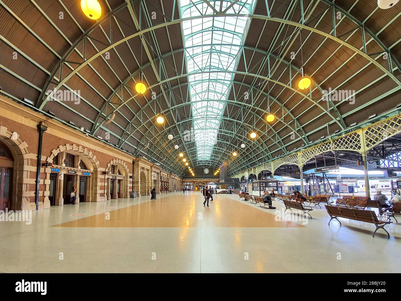 Der zentrale Bahnhof in Sydney ist ruhig und leer mit Menschen während der oviden 19-Sperre, bleiben Menschen zu Hause. Australien: 28-03-2020 Stockfoto