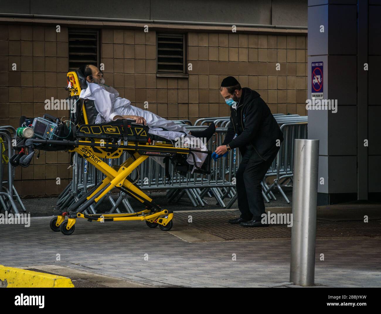 Provisorische Leichenhalle am Bellevue Hospital in New York City für Covid19 Stockfoto