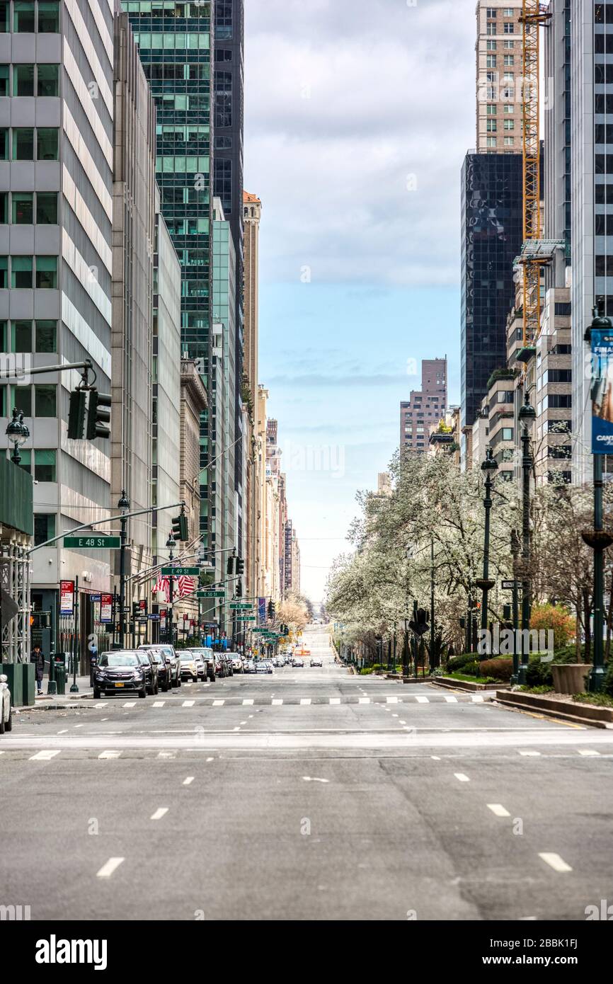 New York City am Sonntag, 22. März 2020. Reg. Andrew Cuomo aus NY ordnete an, dass NY alle nicht notwendigen Unternehmen stilllegte, um die Corona-Virus-Pandemie zu verlangsamen. Stockfoto