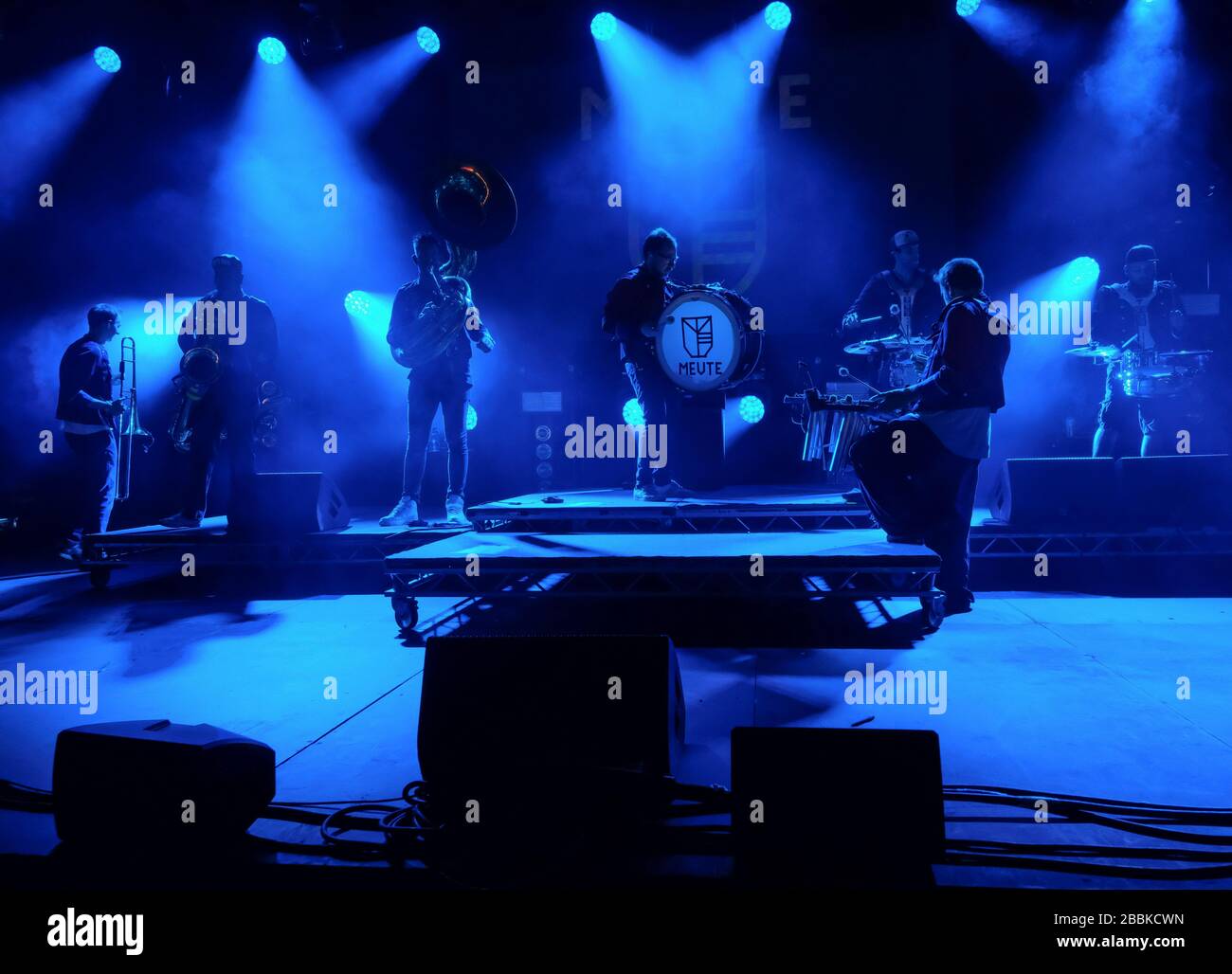 Deutsche Techno-Marching-Band, Meute trat auf dem WOMAD Festival, in Charton Park, Malmesbury, Großbritannien, auf. Juli 2019 Stockfoto