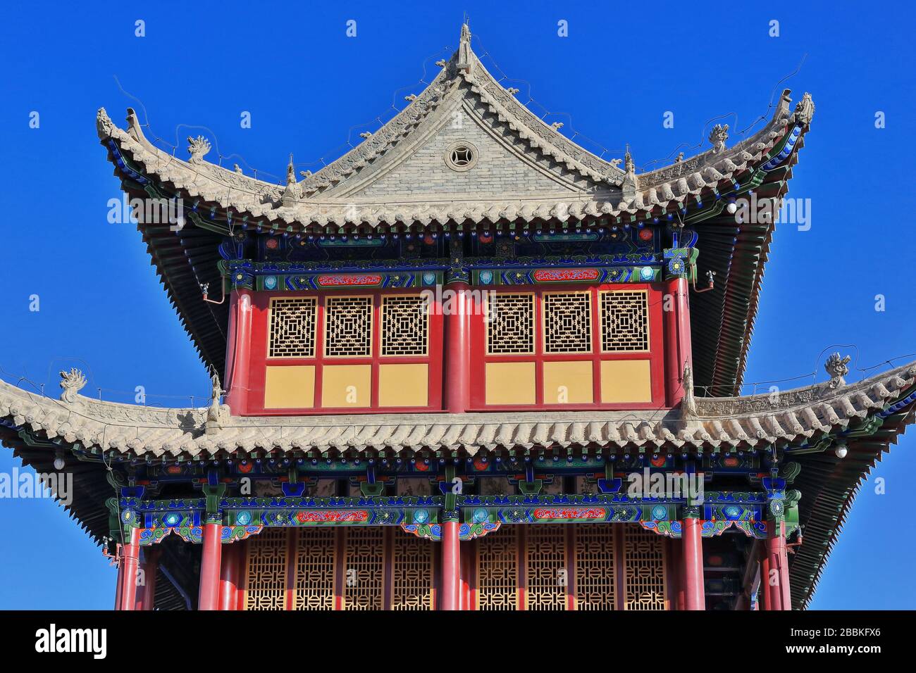 Drei Stufen Giebel Hip Dach-Wache Turm-Ruoyuan Tor. JiaYu Pass-Jiayuguan Stadt-Gansu-China-0766 Stockfoto