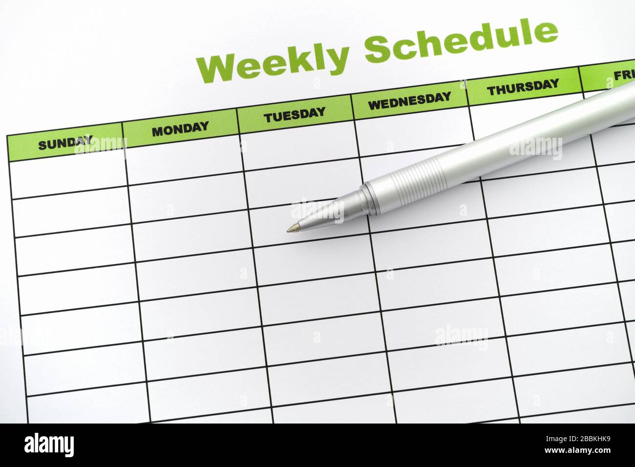 Wöchentlicher Zeitplan mit Kugelschreiber. Nahaufnahme. Stockfoto