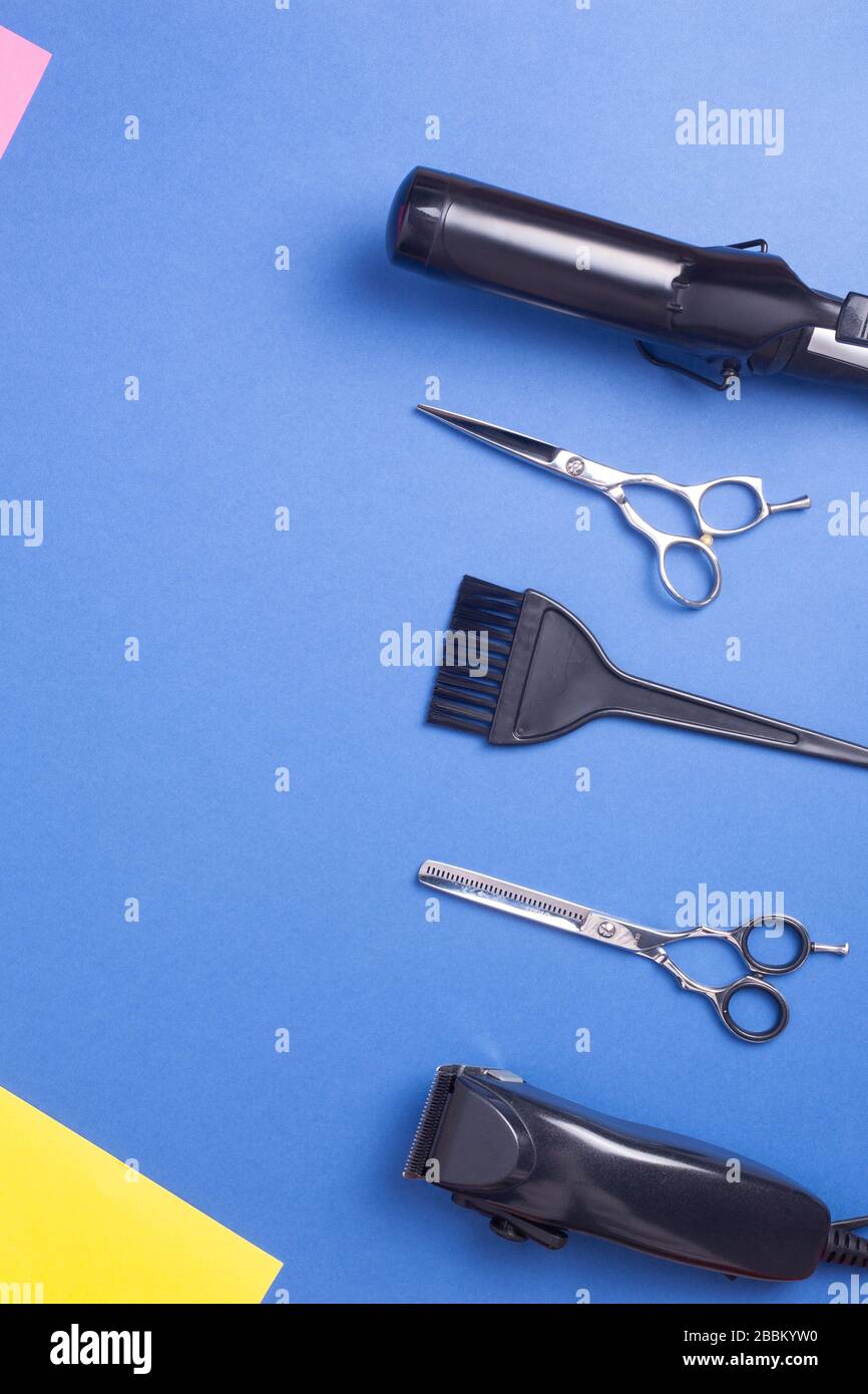 Barber, Haarschnitte und Kosmetiksalon Banner, Flyer, Kartenvorlage. Inspiriert von professionellen Friseursalon Werkzeugen. Stockfoto