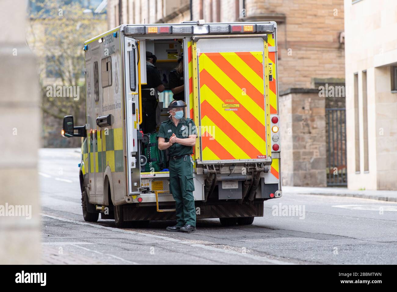 Polizei- und Krankenwagenpersonal, PSA, Kovid 19, Coronavirus, nhs, Schottland, Edinburgh Stockfoto