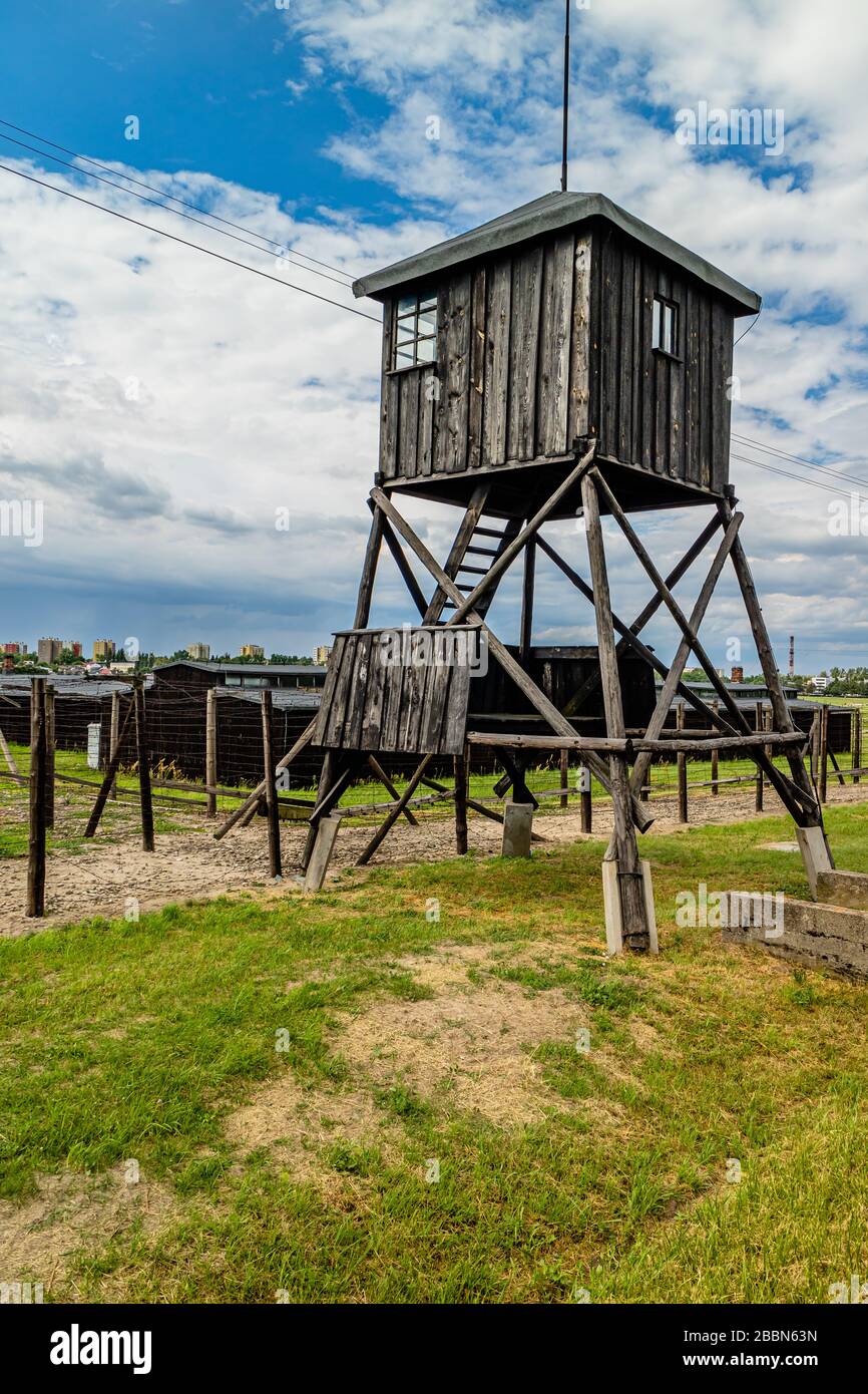 Ein Wachturm im Staatsmuseum Majdanek, eine Holocaust-Gedenkstätte am Stadtrand von Lublin, Polen. Juni 2017. Stockfoto
