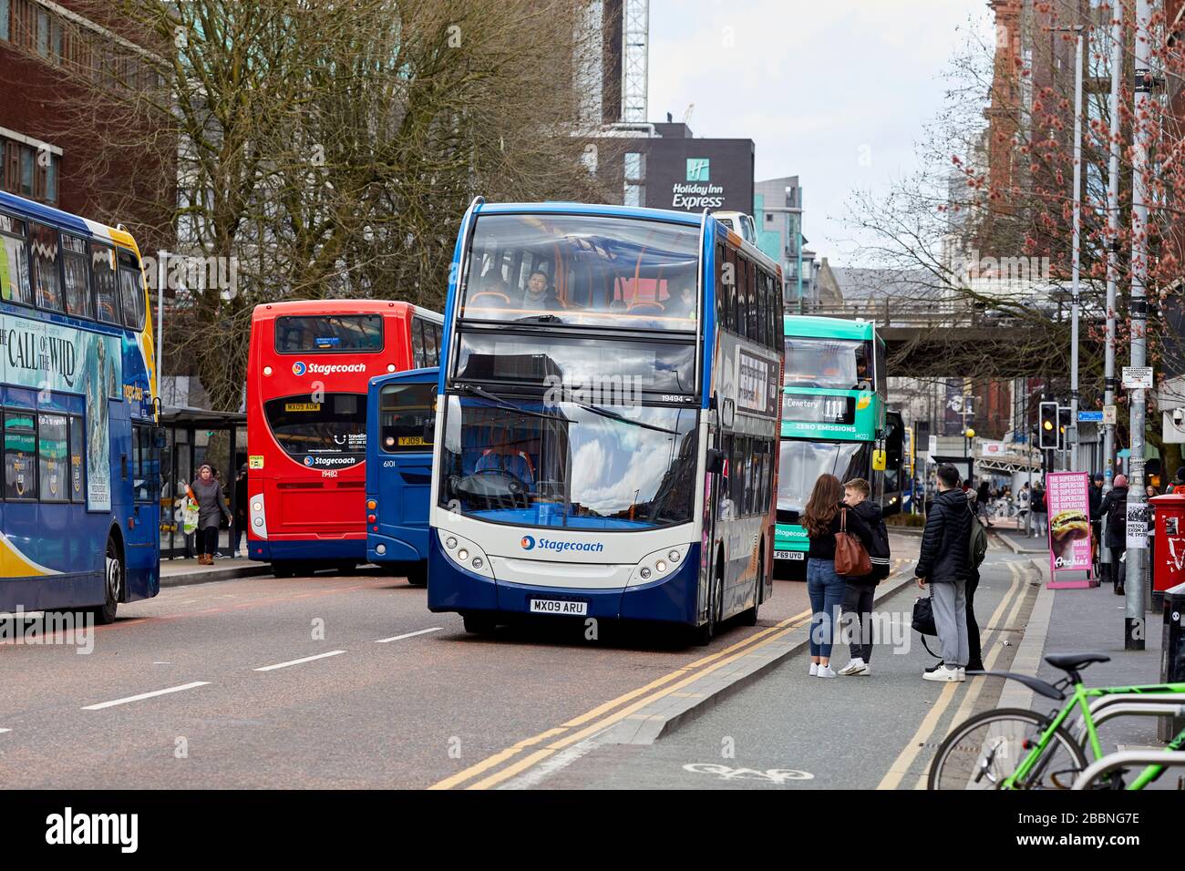 Manchester Oxford Road ein emissionsarmer Elektrobus mit Null-Emission-Funktion in Europa ist am stärksten im Buskorridor 32 ADL BYD Enviro400EV Stockfoto