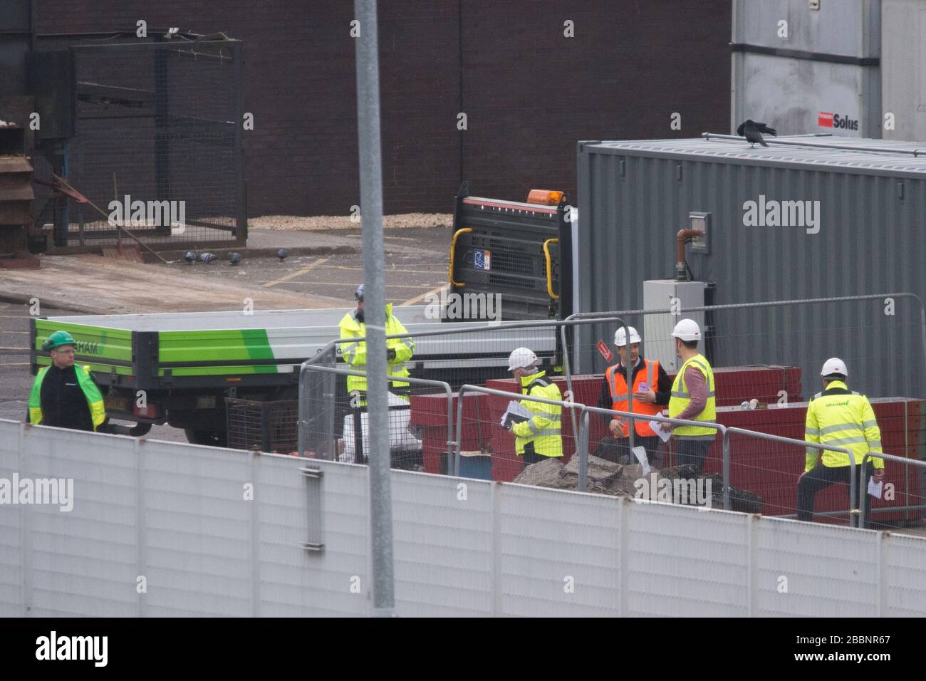 Glasgow, Großbritannien. April 2020. Abgebildet: Die neue medizinische Einrichtung des NHS Schottland, die auf dem Scottish Events Campus (SEC) in Glasgow eingerichtet wird, soll NHS Louisa Jordan heißen, nachdem Gesundheitsministerin Jeane Freeman angekündigt hat, dass das temporäre Krankenhaus nach Schwester Louisa Jordan benannt wird. Eine Krankenschwester aus dem ersten Weltkrieg, die im aktiven Dienst in Serbien im Jahr 1915 starb. Aufgrund der Coronavirus (COVID-19)-Pandemie ordnete Nicola Sturgeon - erster Schottland-Minister und Boris Johnson - britischer Premierminister strenge Sperrmaßnahmen an, die die Menschen dazu aufforderten, zu Hause zu bleiben. Gutschrift: Colin Fisher/Alamy leben Nachrichten. Stockfoto