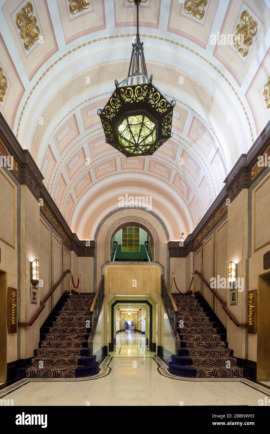 Staircase, The Fairmont Peace Hotel, Shanghai, China Stockfoto