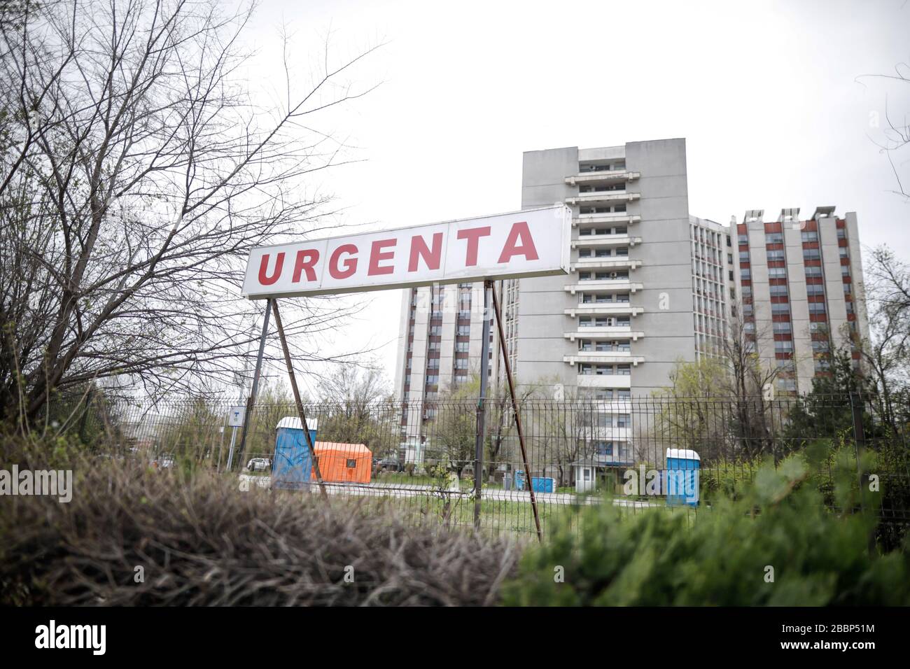 Bukarest, Rumänien - 1. April 2020: Krankenhaus der Notfall-Universität Bukarest. Stockfoto
