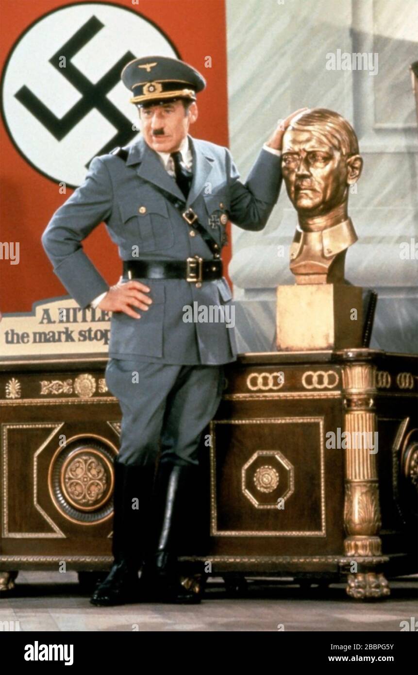 UM 1983 20th Century Fox Film mit Mel Brooks als Adolf Hitler ZU SEIN ODER NICHT Stockfoto