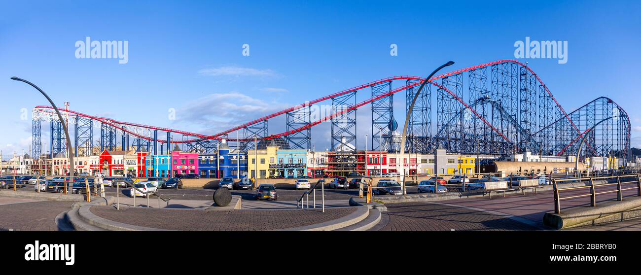 Blackpool Pleasure Beach mit der Big One Achterbahn Stockfoto