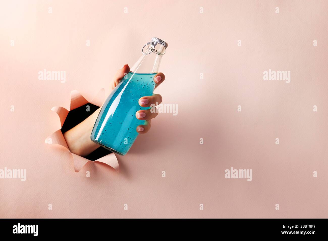 Blue Bottle Energy Drink Stockfotos Und Bilder Kaufen Alamy