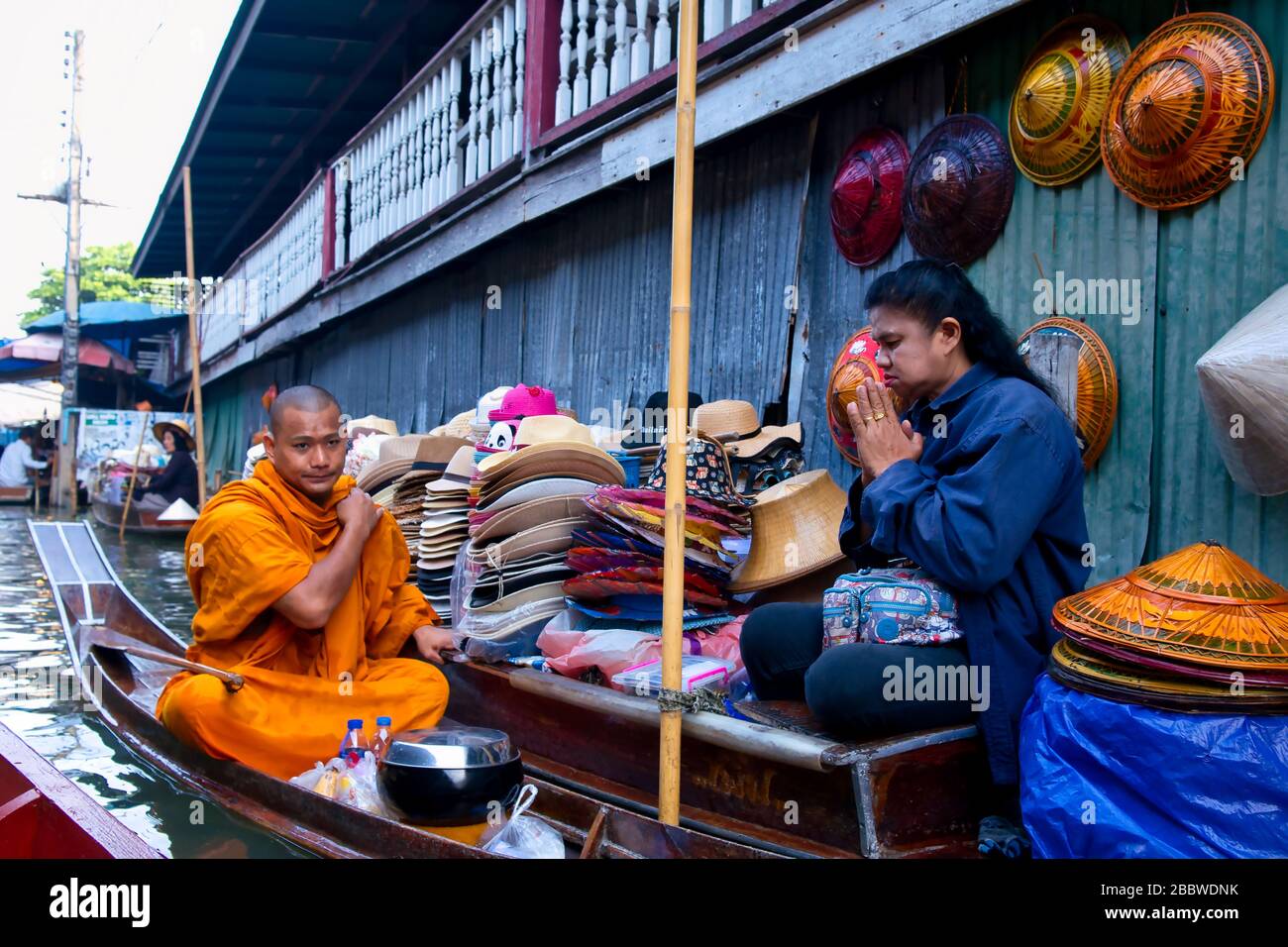 Damnoen Saduak Floating Market Old Way of Life Culture in der Vergangenheit ist der berühmte Ort Ratchaburi in Thailand Stockfoto