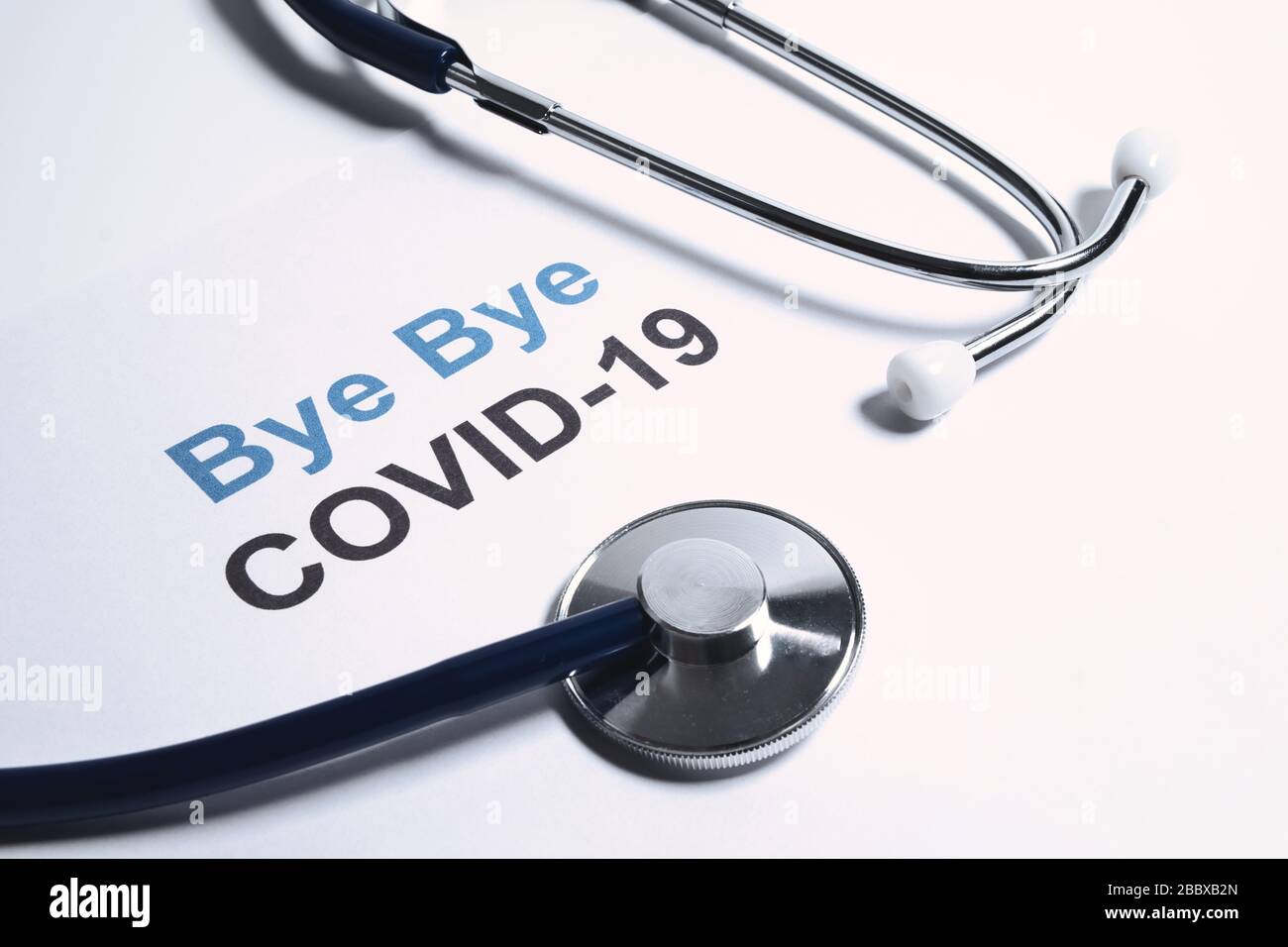 Bye bye COVID-19 Willkommens-Lebenstext. Idee der Quarantäne- oder Sozialisolationsberatung für neuartige Coronavirus- oder COVID-19-Pandemie Stockfoto