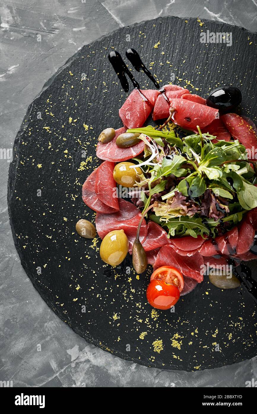Platte Mit Kaltem Fleisch Stockfotos und -bilder Kaufen - Alamy
