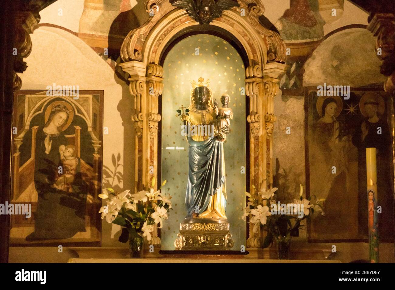 Eine allgemeine Ansicht des religiösen Komplexes von Oropa in der Region Piemont in Italien Stockfoto