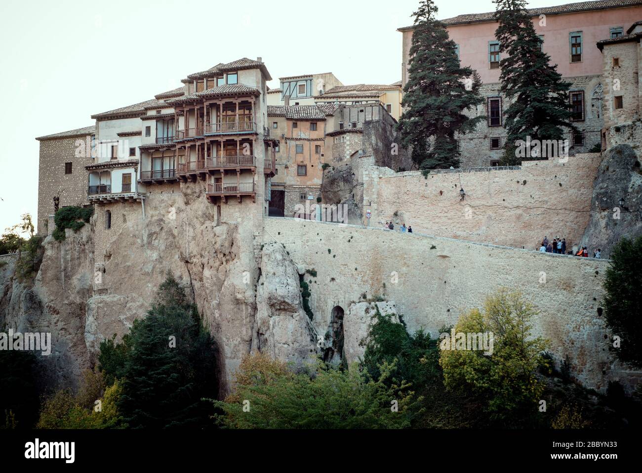 Cuenca, Spanien 11. Oktober 2017 die berühmten "Hung Houses" von Cuenca in Spanien. Viele Casas Colgadas sind bis an die Klippe gebaut, was Cuenca macht Stockfoto