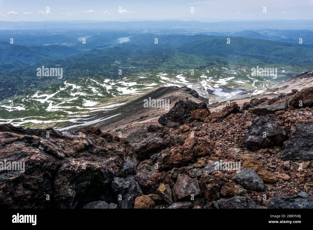 Blick beim Besteigen des Asahidake (Mount Asahi), dem höchsten Berg in Hokkaido, Japan. Stockfoto