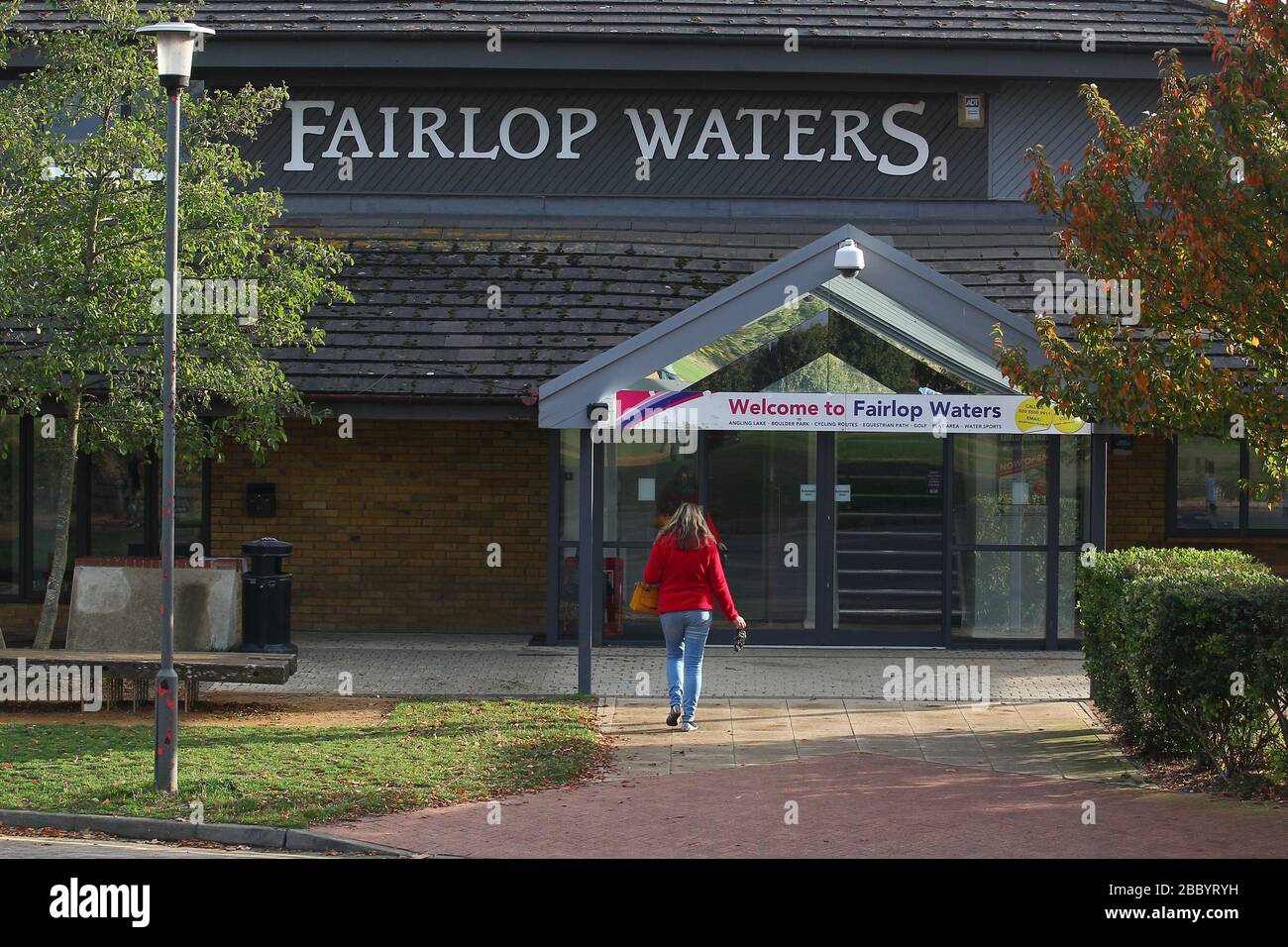 Community Center / Treffpunkt. Fairlop Waters County Park, Barkingside, London Borough of Redbridge Stockfoto