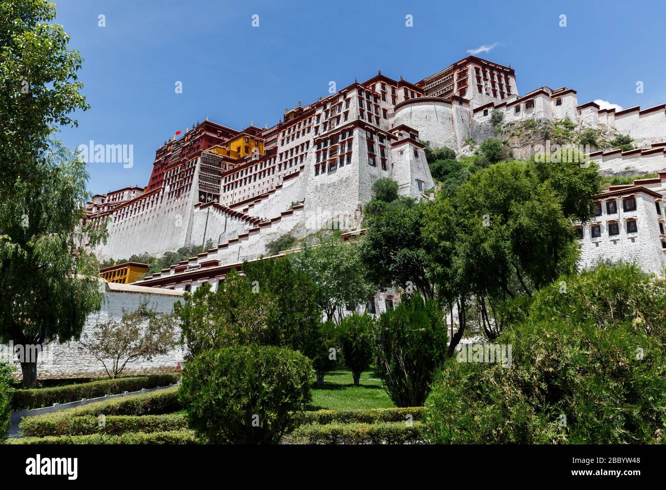 Potala Palast - Heimat des Dalai Lama. Tenzin Guyatso, der 14. Dalai Lama, floh im April 1959 ins Exil. Stockfoto