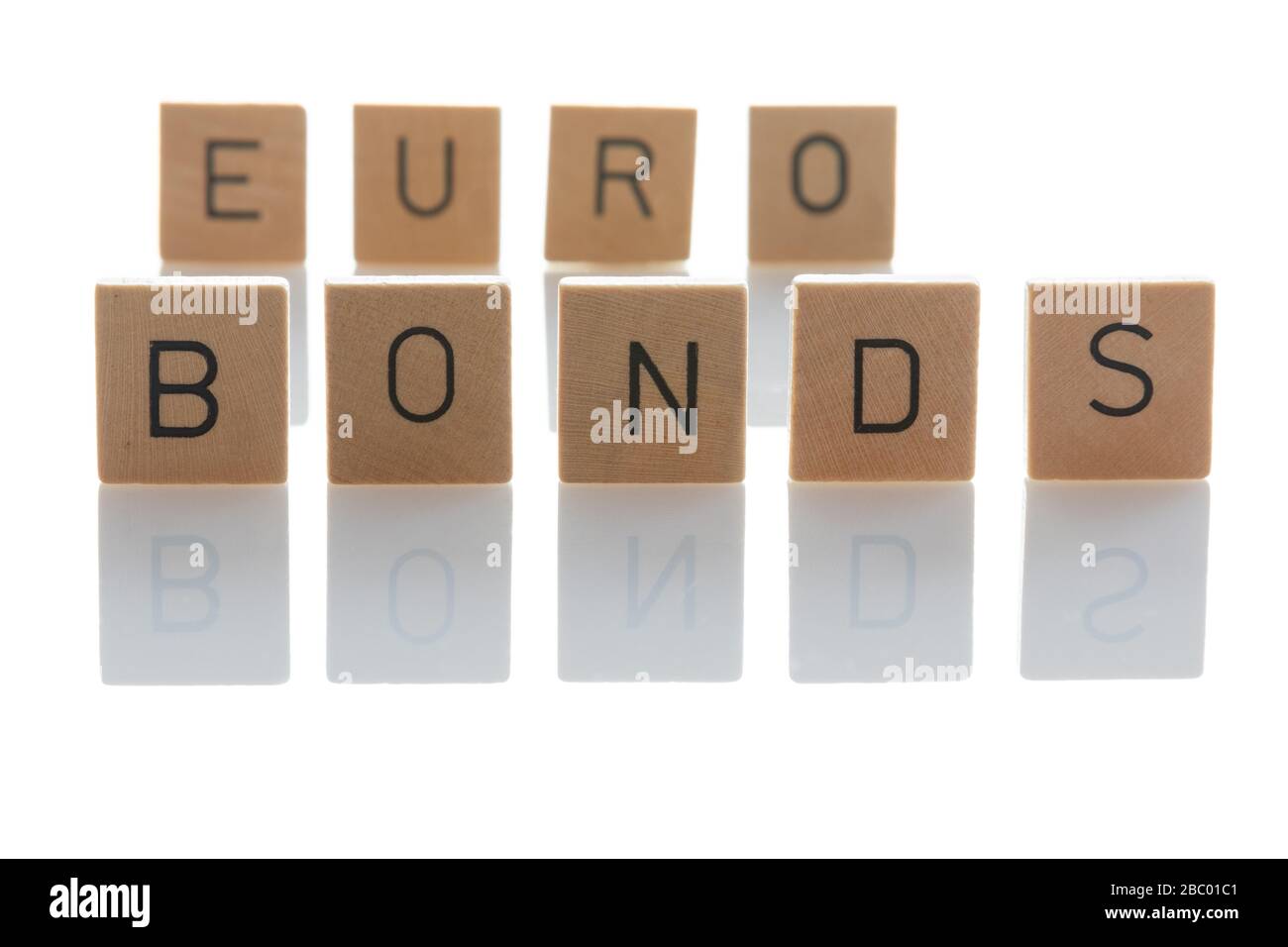 Eurobonds umstrittene Gemeinschaftsanleihen in der Eurozone. Isoliert auf weißem Hintergrund. Deutschland Stockfoto