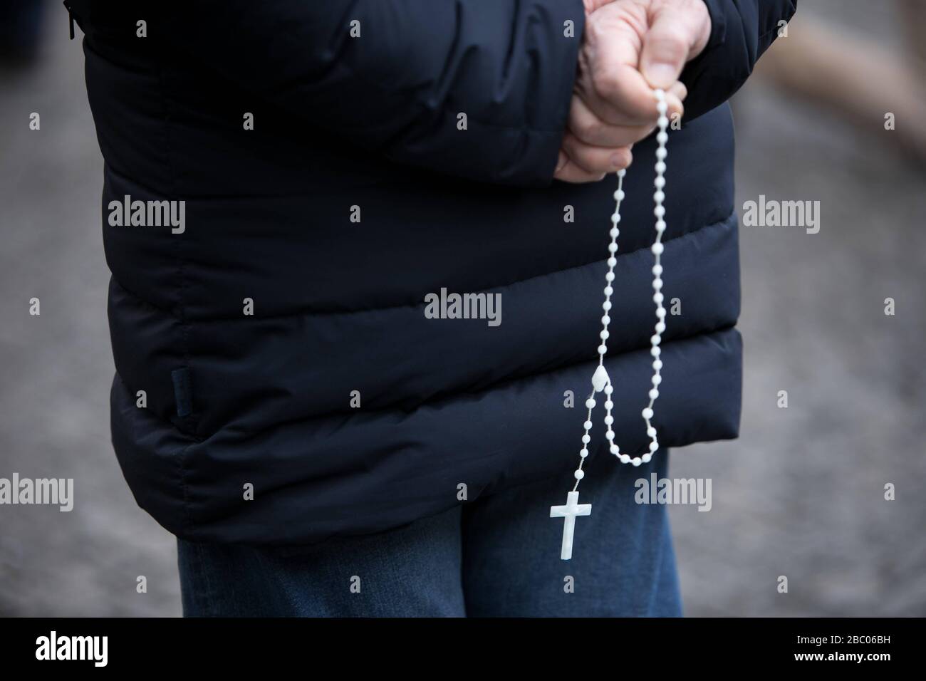 Demonstration christlicher Traditionalisten auf dem Odeonsplatz gegen Modernisierungsversuche in der katholischen Kirche, wie sie von der Amazon-Synod initiiert wurden. [Automatisierte Übersetzung] Stockfoto