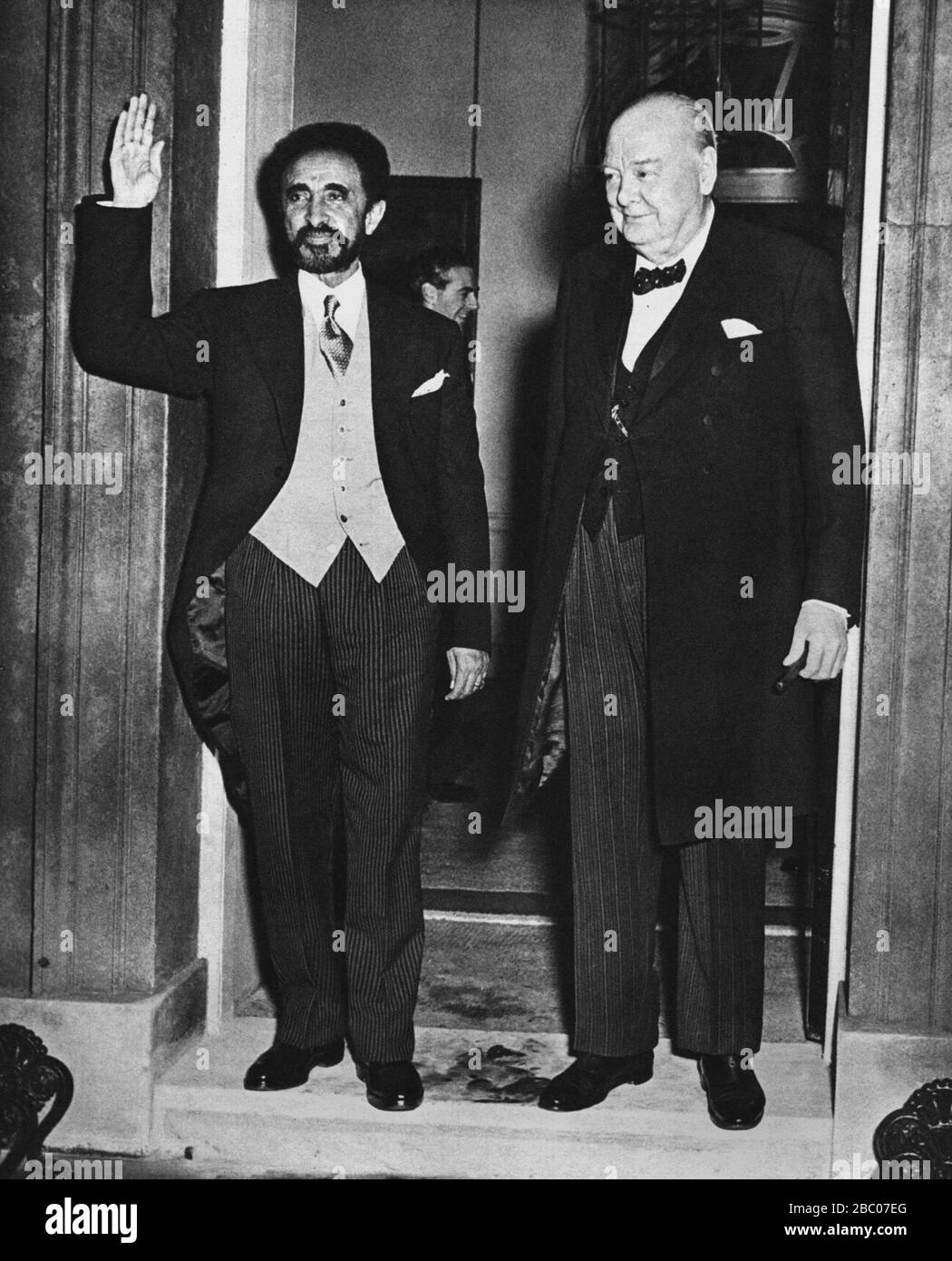 Winston Churchill mit Kaiser Haile Selassie von Äthiopien. Oktober 1954 Stockfoto