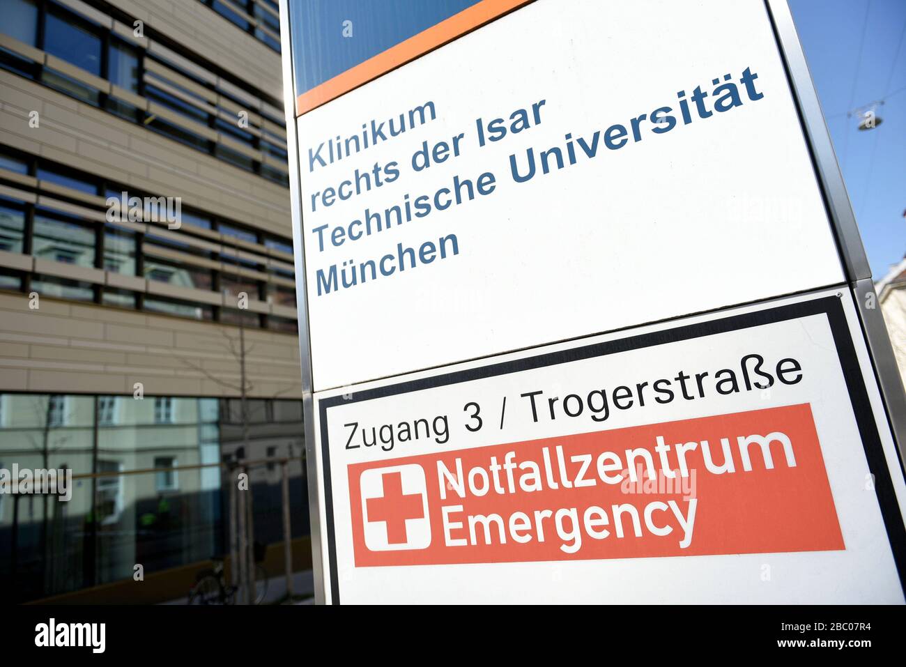 Klinikum rechts der Isar der Technischen Universität München (TUM), zum Zeitpunkt der Korona-Epidemie zugelassen. [Automatisierte Übersetzung] Stockfoto