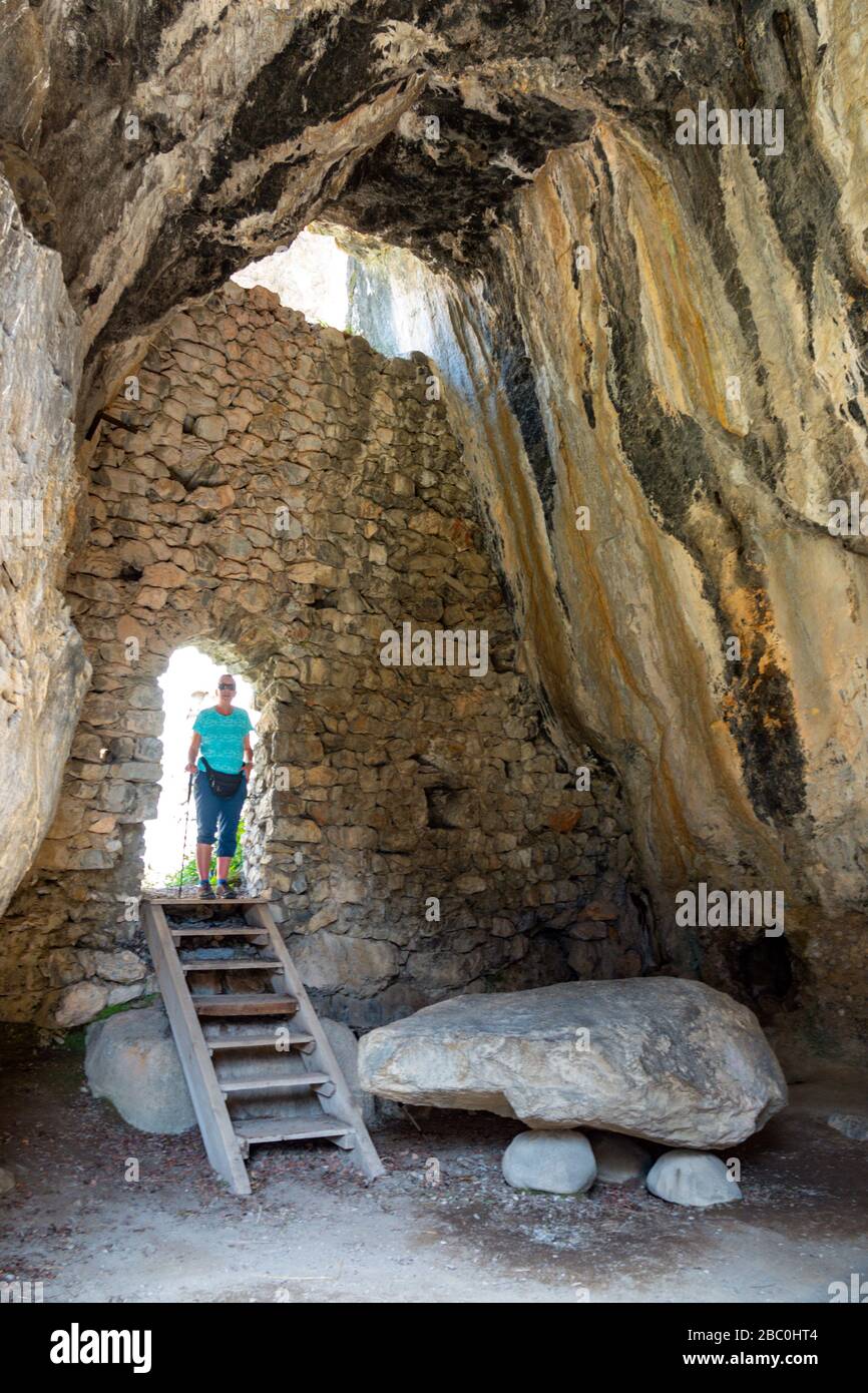 Die befestigte Höhle des Spoulgas d'Ornolac, Stockfoto