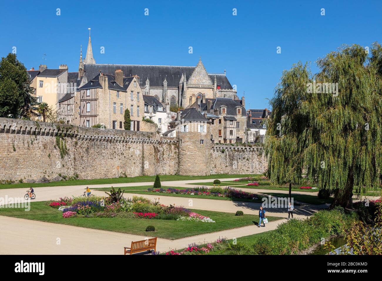 PARK UND GÄRTEN IM CHATEAU DE L�HERMINE, VANNES, (56
