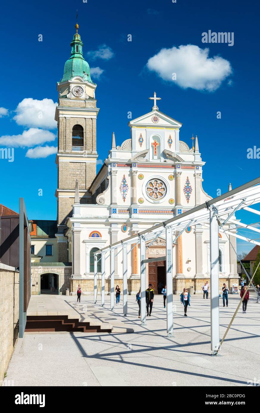 Brezje - Mai 2017, Slowenien: die Basilika von St. Maria, Hilfe und Leute Stockfoto