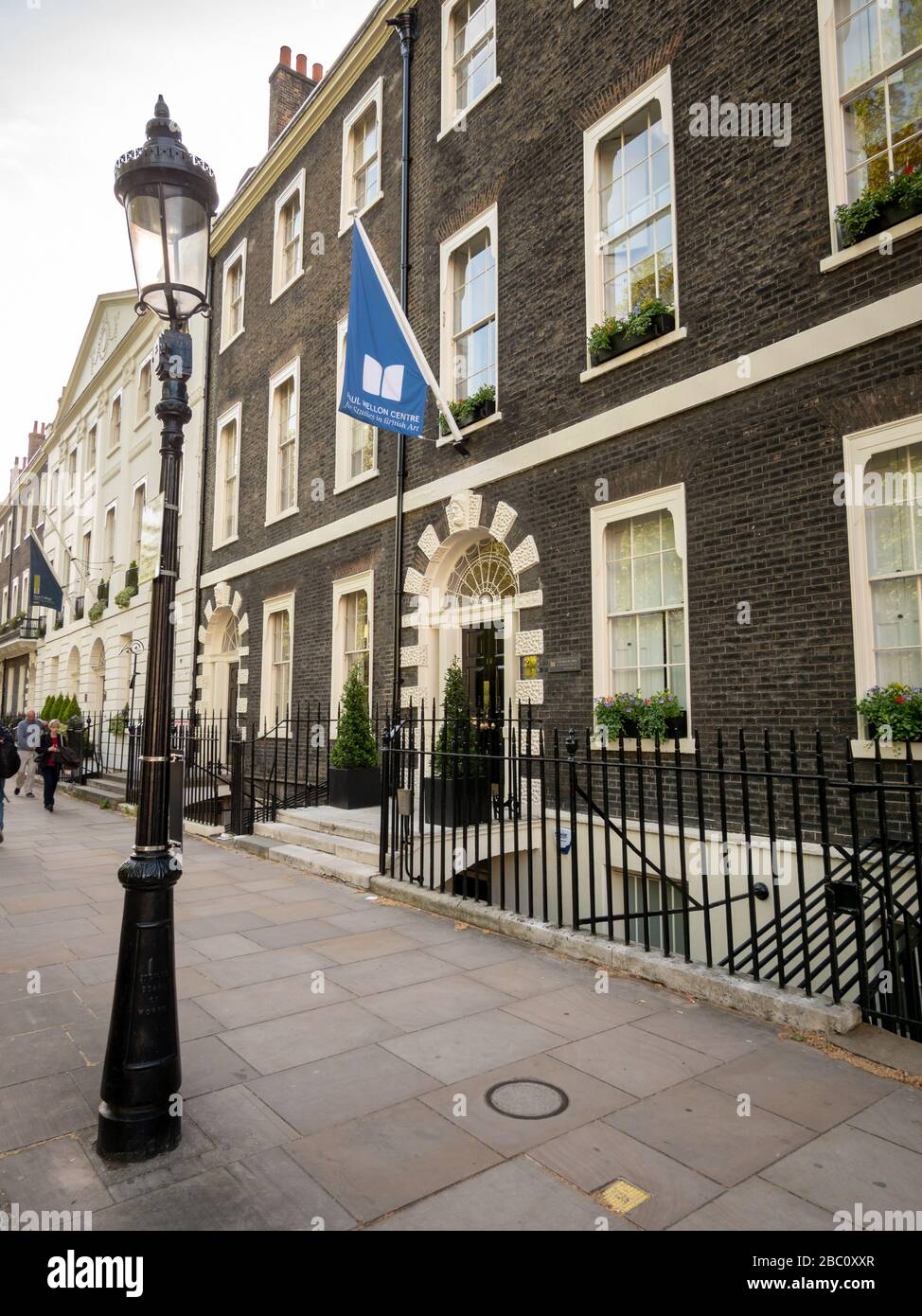 Das Paul Mellon Centre for Studies in British Art. Die georgische Architektur und façade an die Yale angeschlossenen College in Bedford Square, London. Stockfoto