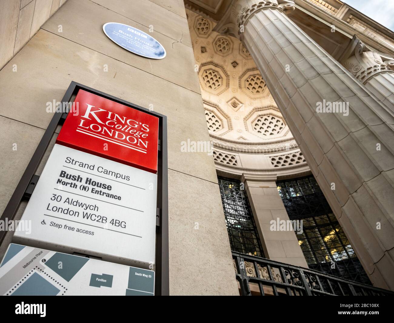 Bush House Campus, King's College, London, am südlichen Ende von Kingsway zwischen Aldwych und The Strand. Stockfoto
