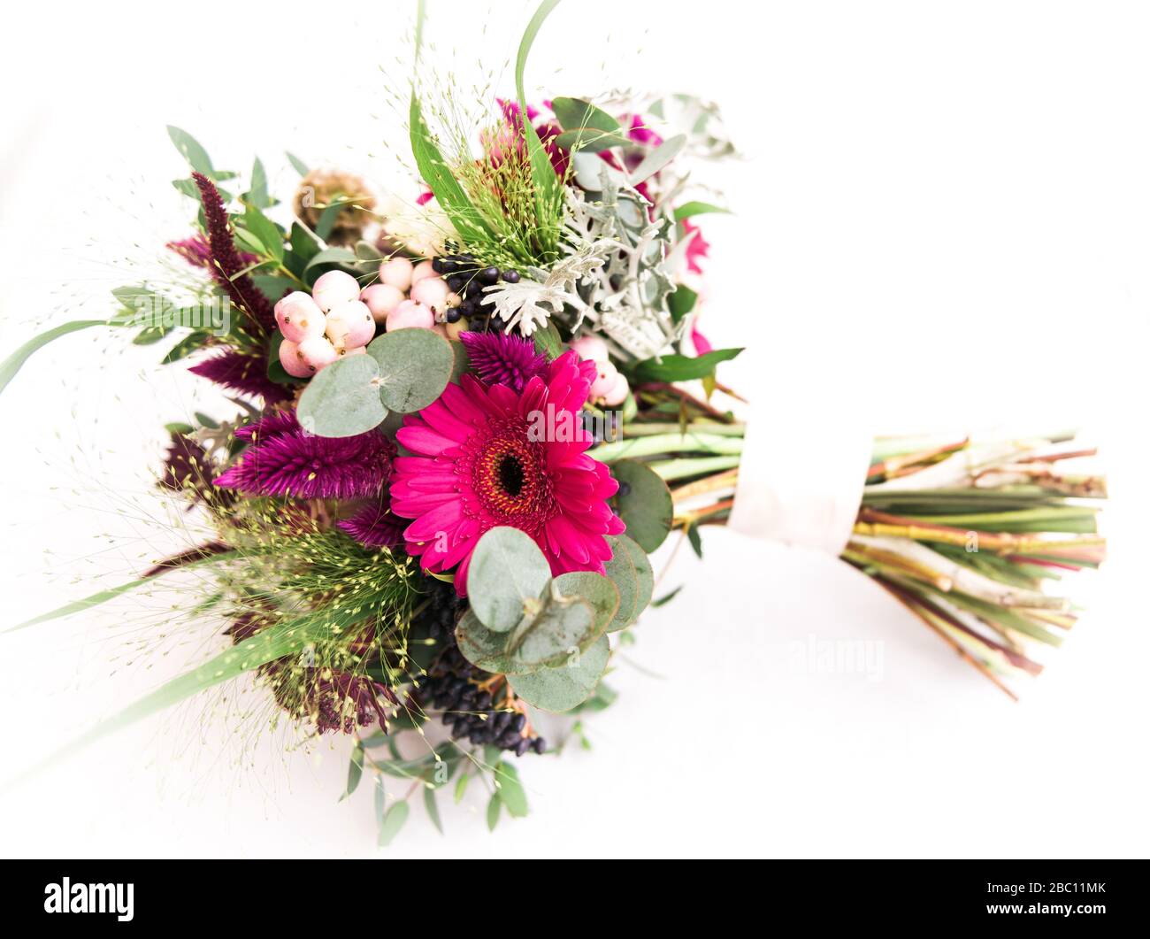 Schneiden Hochzeit Blumen Displays und Blumensträuße. Towcester, England, Großbritannien Stockfoto