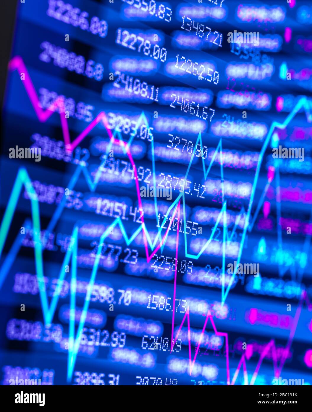 Digitale Zusammenstellung von zwei Aktiendatenanzeigen Stockfoto