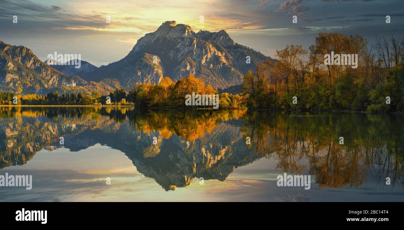 Schloss Neuschwanstein bei Hohenschwangau, Romantik Straße, Ostallbräu, Bayern, Deutschland, Europa Stockfoto