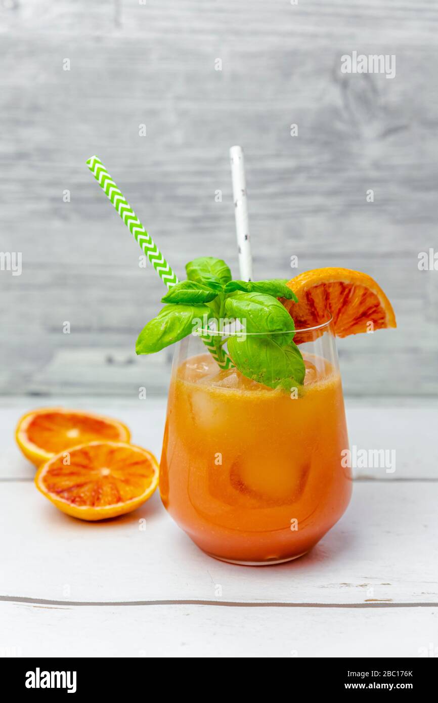Ein Glas alkoholfreien Grapefruit-Cocktail Stockfoto